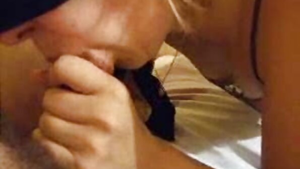 Brineta se jako dobro penetrira dok nosi kravatu