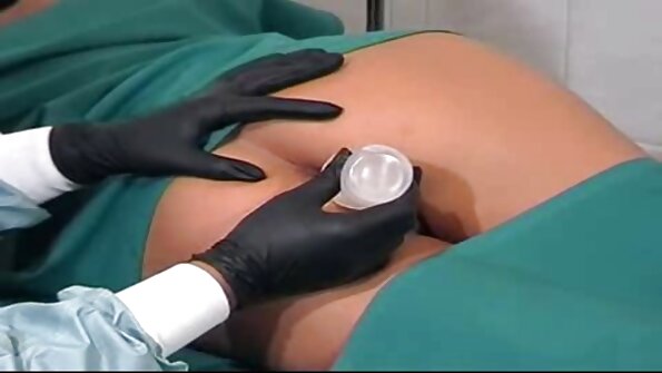 Plavuša koja ima ukusno dupe je sa svojim muškarcem, jaše ga