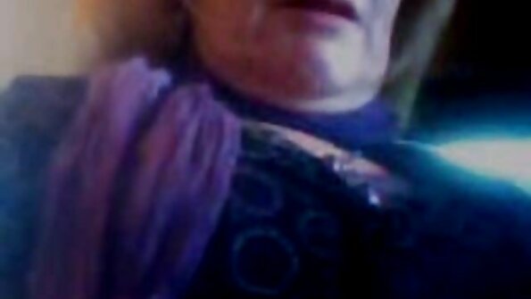 Vruća riba se jebe na stolu u blagovaonici jako teško