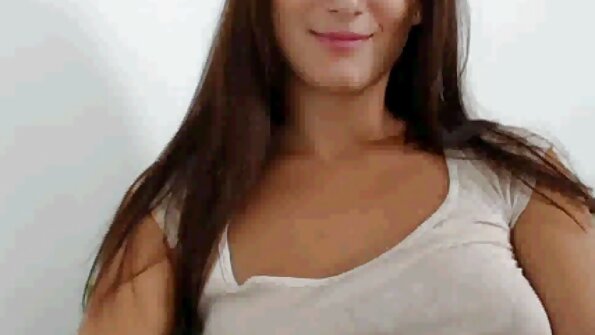 Prekrasnu Azijatsku djevojku prikovao momak pred drugaricama iz razreda