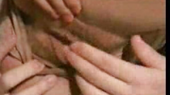 Brineta sa finim dupetom puno sisa kurac