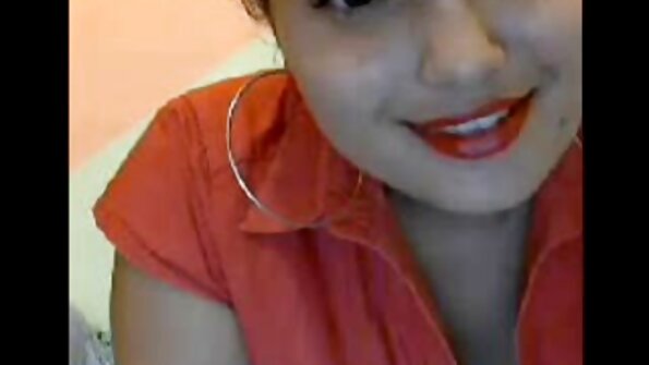 Brineta uzima kurac sa svojom mokrom i bezdlakom macom