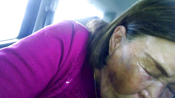 Veliku nauljenu djetinju Kimmy Olsen pojebala u svom mokrom ugrizu