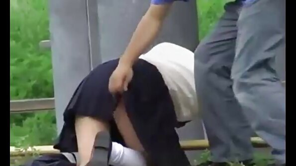 Azijsku učenicu žestoko lupa učiteljica