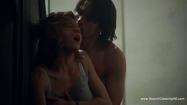 Veliki kurac prodire duboko u usko dupe Amber Pearl